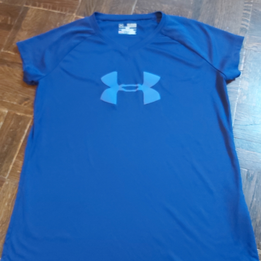 Under Armour tshirt